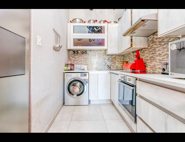 3 BEDROOM APARTMENT BLOCK FOR SALE IN RIDGEWAY